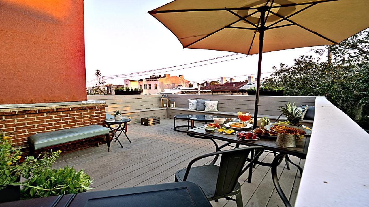 Sprawling Penthouse With Rooftop Deck Blocks From The River Savannah Exterior foto